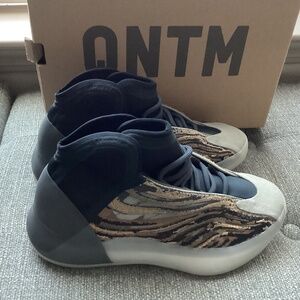 adidas Yeezy Quantum Amber Tint Sneaker (Men), size 5.5